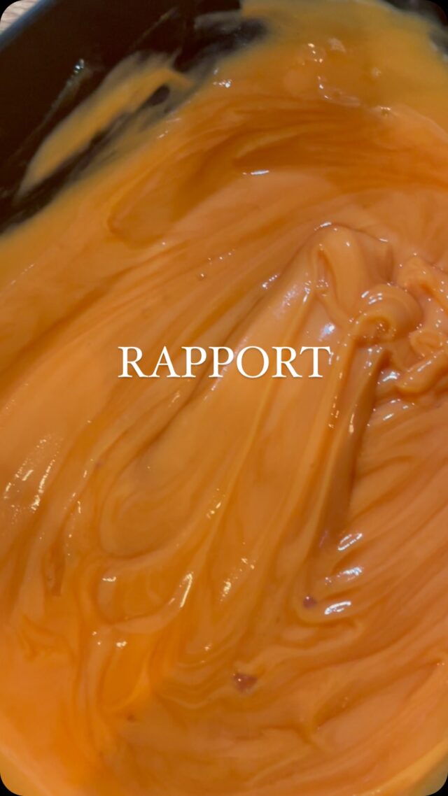 みなさんこんばんわ🌝
RAPPORTスタイリストayacaです！
.
.
月1開催しているスタッフヘアの様子です☑️
.
.
・技術再確認
・カラー調合
・新しい商材テスト
・デビューしたスタッフへのアドバイス
などなど最高な時間を設けています！✨
.
自分自身も綺麗になりながら技術を学べて色々と共有できることってなかなかない機会だと思います！！
.
.
これもソトハのいいところ🤝🏼✨
.
.
.
こちらのアカウントは実際に働くスタッフが美容師目線からのリクルート発信をしています👀✨
.
.
◻︎会社を選んだ理由
◻︎会社が愛される理由
◻︎スタッフの声
.
などさまざまな内容をお届けしていきますので是非チェックしてください🤝🏼💕
.
.
#ソトハ
#美容室求人
#蟹江美容室
#弥富美容室
#アシスタント募集
#スタイリスト募集
