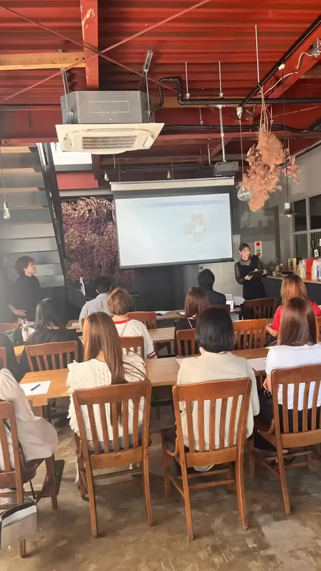 一緒に働く仲間を募集しています✂︎
人の役に立ちたい方がピッタリな会社です✨

オーナー
＠fumiyuki
投稿者
@rapport.azusa 

#蟹江美容室 
#弥富美容室 
#美容師転職 
#スタイリスト募集 
#アシスタント募集 
#株式会社ソトハ 
#美容師求人 
#ママ美容師 
#名古屋シェアサロン 
#美容室求人