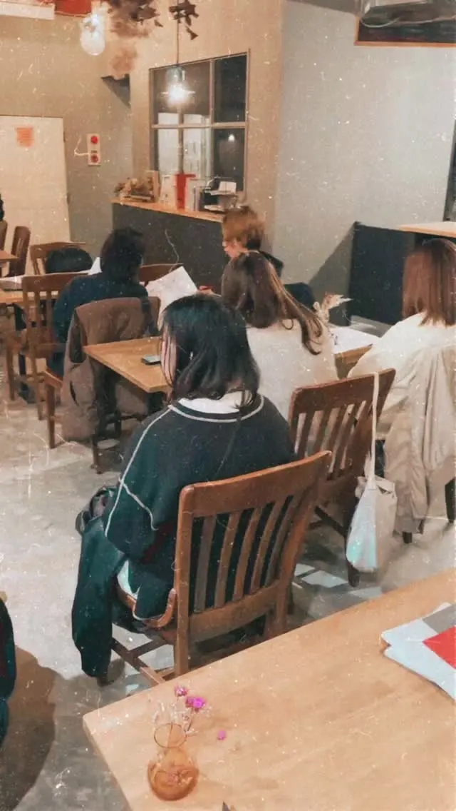 講習　勉強会📚
美容師として　人として
どう成長していきたいのか

ソトハではお仕事の中で勉強会を
したり、スタッフ同士が講習を受け
学び合う時間⏳があります

美容師としての自分に
不安やわからないことを
解消したり自信をつける時間になります🍀

オーナー
@fumiyukiss 

投稿
@rapport_since2011 

新卒の方向け
@my_sotoha_room 

気になることは
是非DMにてお問い合わせください^_^